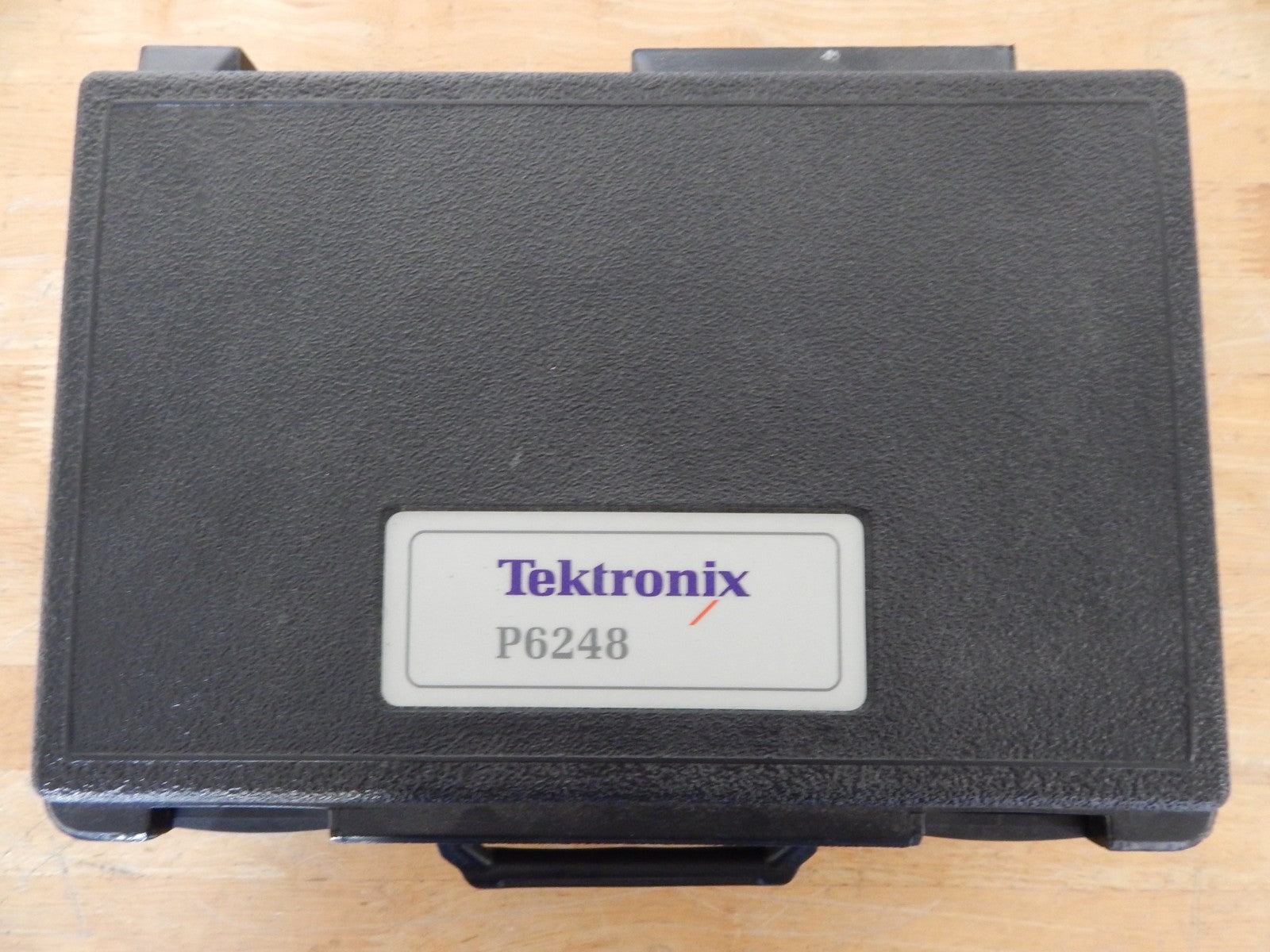 Tektronix P6248 Differential Probe 1.7GHz 1.5GHz with case and accessories Tektronix P6248 Differential Probe 1.7GHz 1.5GHz with case and accessories